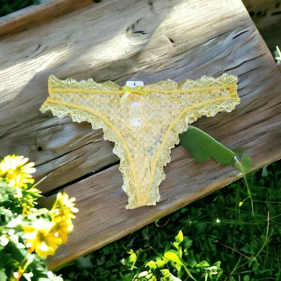 2 Pack Lace Thong Panties - Picture 3 of 5